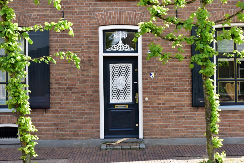 De acteurs en actrices van Kinderen geen bezwaar: Bekende gezichten uit de populaire serie